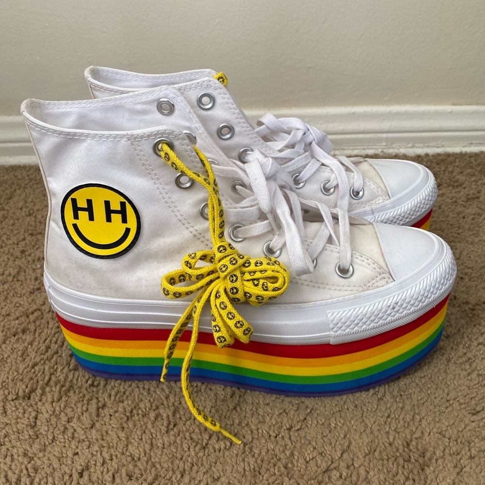 Miley X Converse pride collection from 2018.They are a size 7(US) in women.